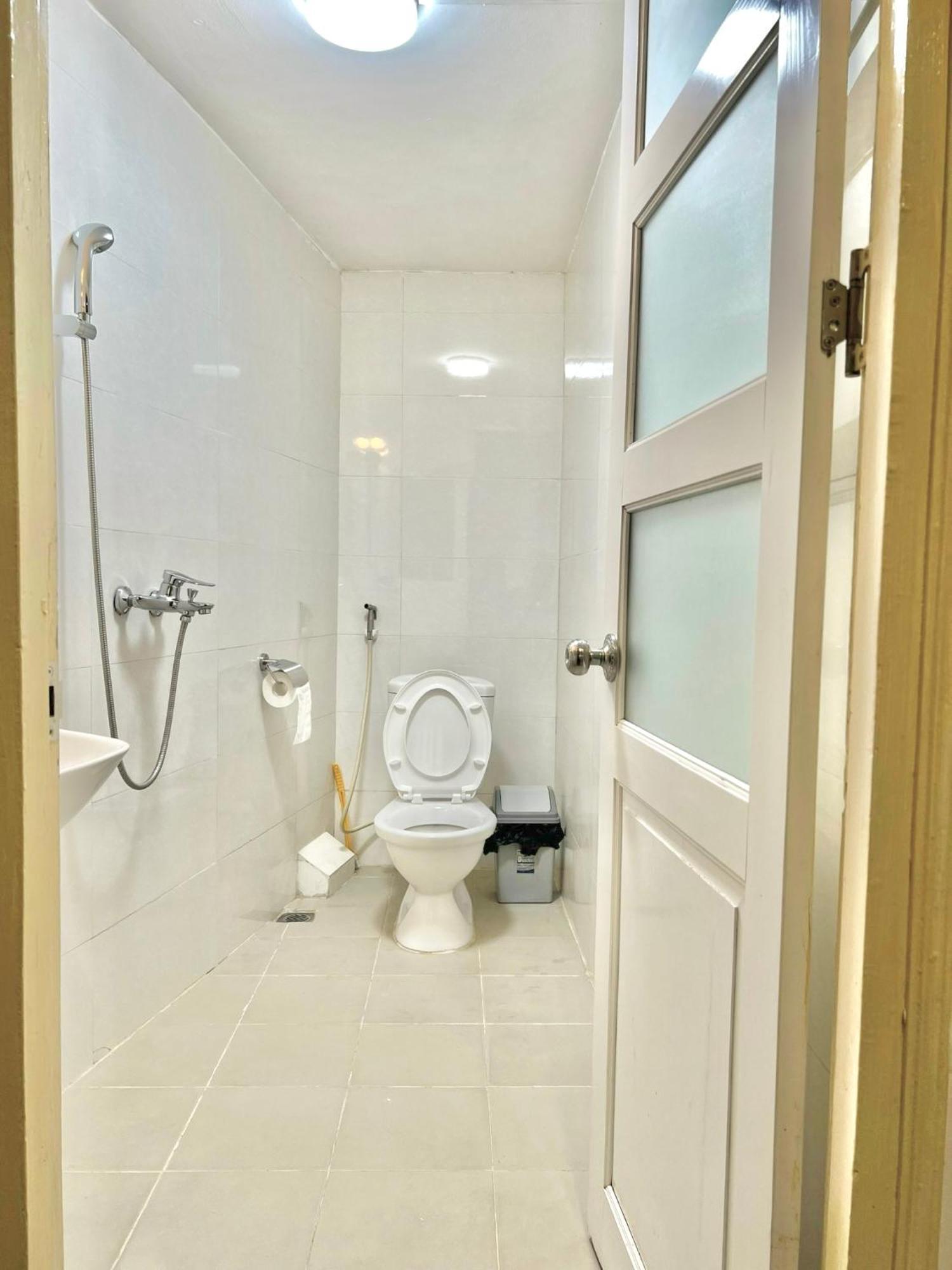 Nice Room Located Right Next To The Old Quarter Can Phong Nhieu Anh Sang Tai Ngay Gan Pho Di Bo Ho Guom 河内 外观 照片